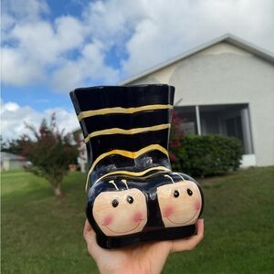 ✨Bumblebee Boots Porcelain Planter/Vase✨